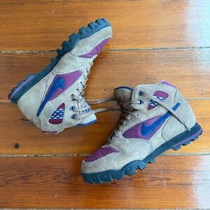 Vintage 1990’s Nike ACG Caldera Hiking Camping Suede Boots Sz 10 💛🍄